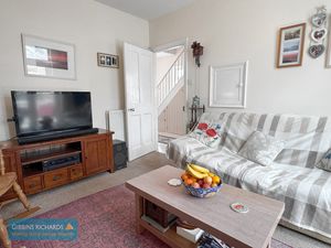 Sitting room- click for photo gallery